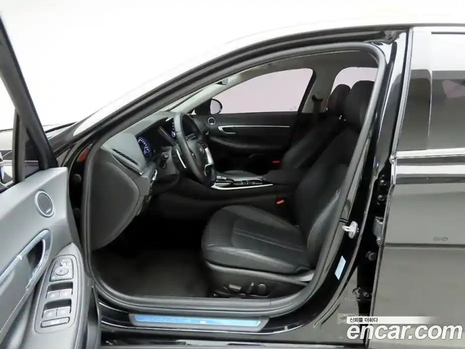 Hyundai Sonata 2023 2.0 Автомат в Москве № 109445, фото 12