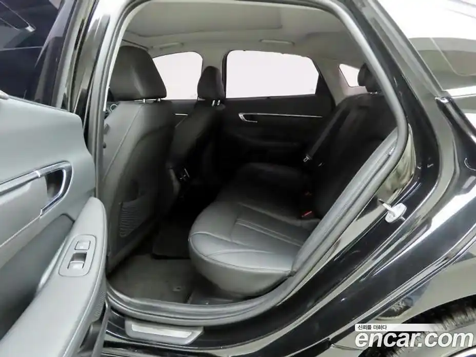 Hyundai Sonata 2023 2.0 Автомат в Москве № 109445, фото 13