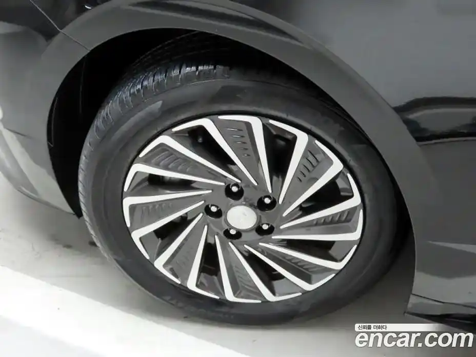 Hyundai Sonata 2023 2.0 Автомат в Москве № 109445, фото 19