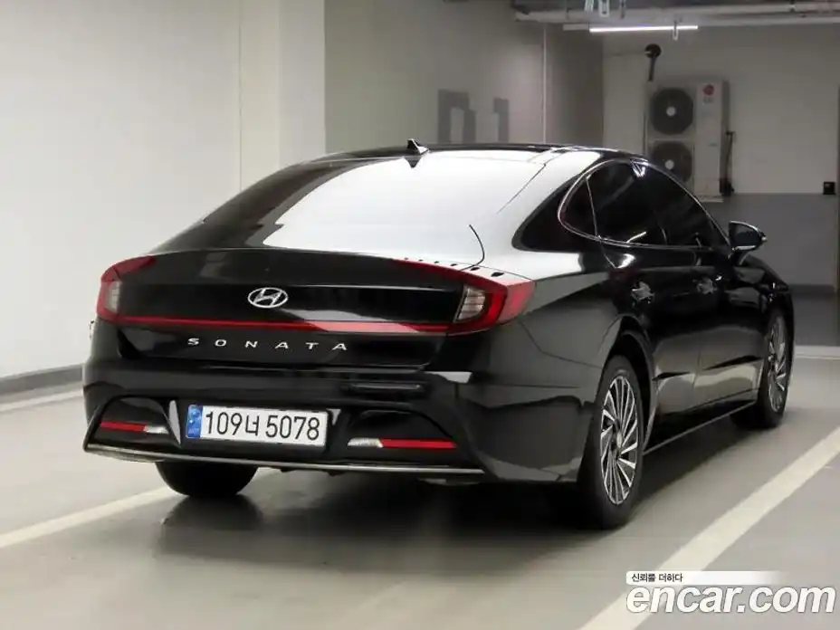Hyundai Sonata 2023 2.0 Автомат в Москве № 109445, фото 4