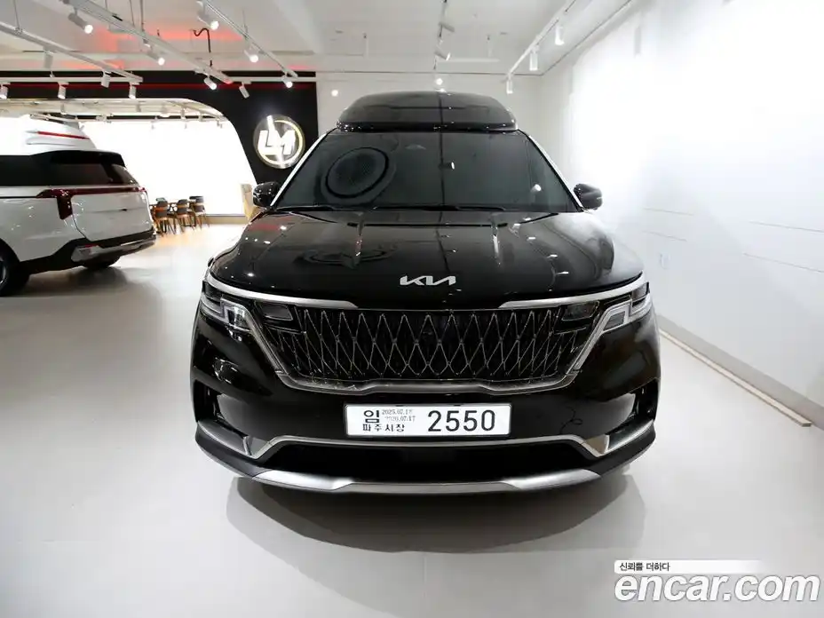 Kia Canival 2023 2.2 Автомат в Москве № 116376, фото 1