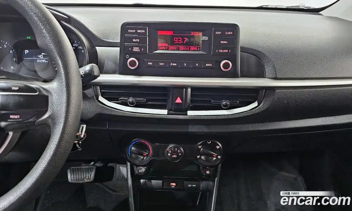 Kia Morning 2022 1.0 Автомат в Москве № 120165, фото 17