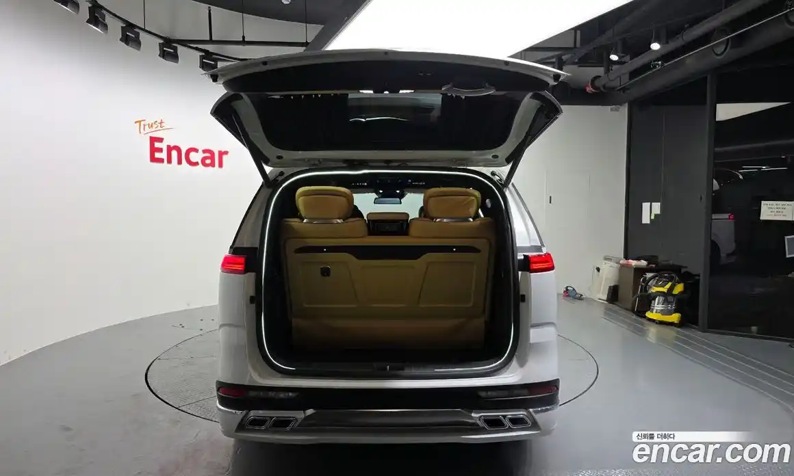 Kia Canival 2023 3.5 Автомат в Москве № 120883, фото 20