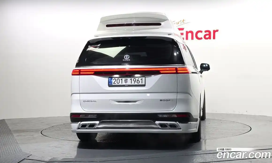 Kia Canival 2023 3.5 Автомат в Москве № 120883, фото 4