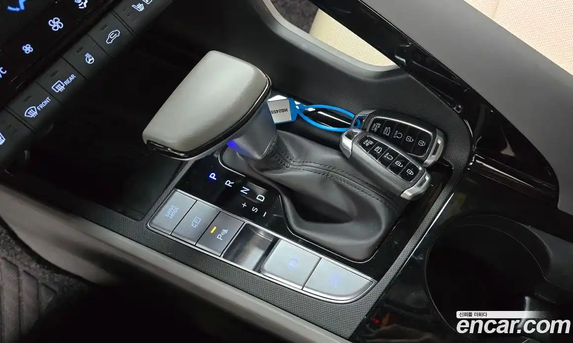 Hyundai Avante 2023 1.6 Автомат в Москве № 129266, фото 3