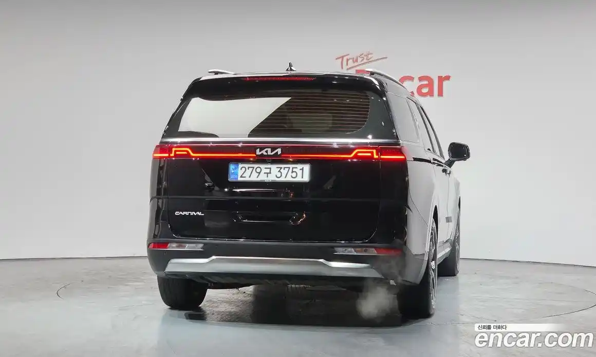 Kia Canival 2023 3.5 Автомат в Москве № 133292, фото 4