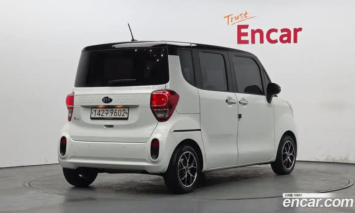 Kia Ray 2019 1.0 Автомат в Москве № 133407, фото 12