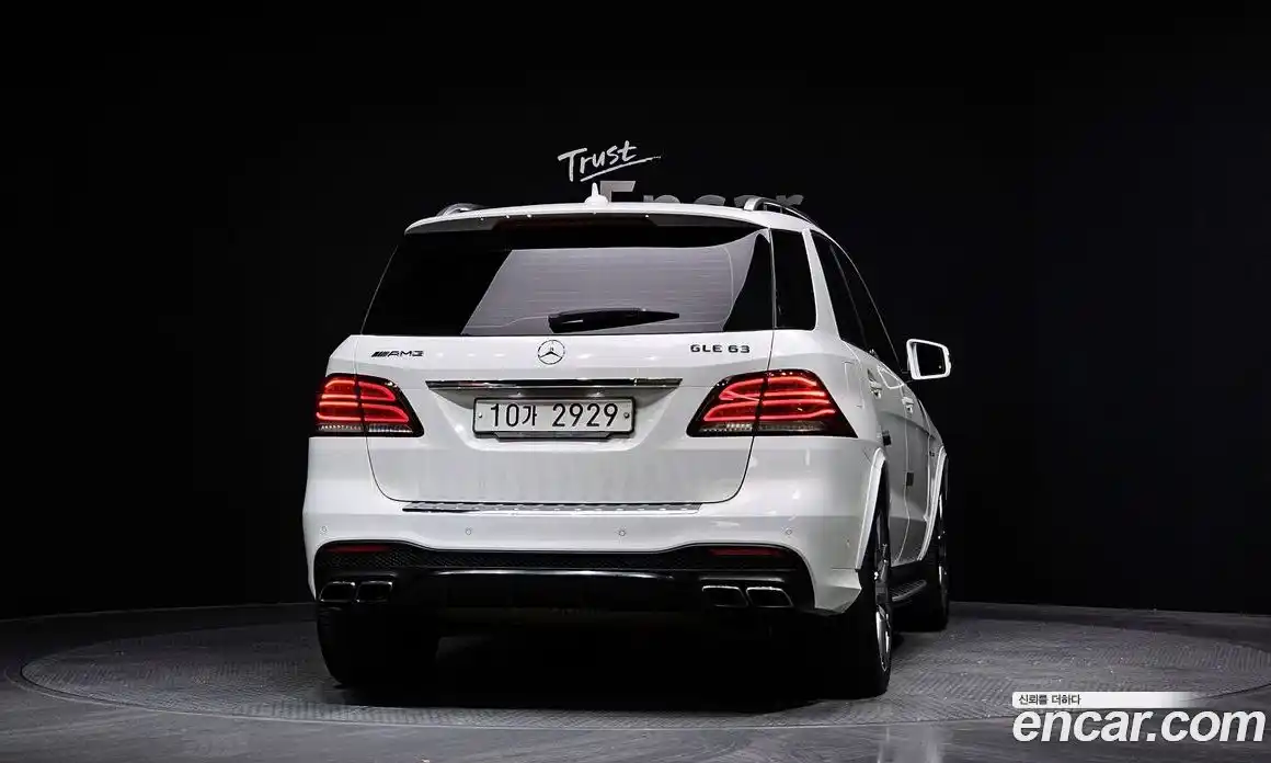 Mercedes-Benz GLE-Class 2016 5.5 Автомат в Москве № 138171, фото 1