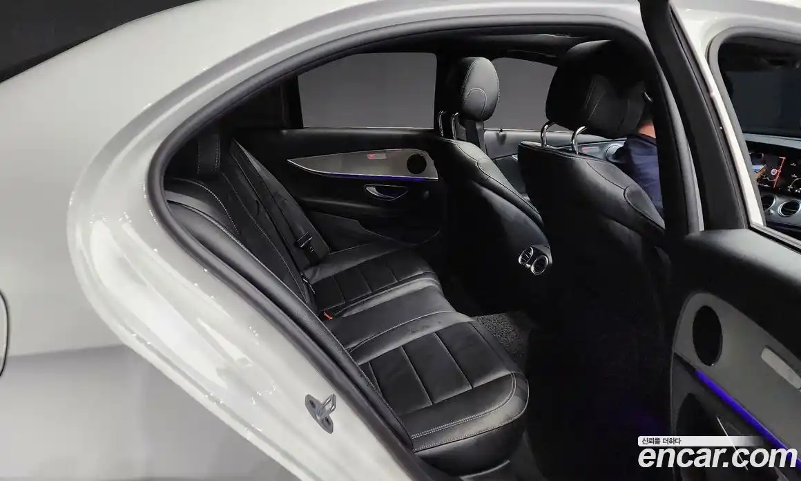 Mercedes-Benz E-Class 2019 2.0 Автомат в Москве № 139115, фото 3