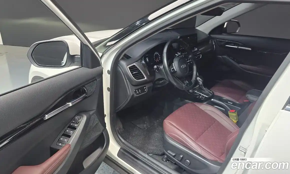 Kia Seltos 2020 1.6 Автомат в Москве № 15785, фото 4