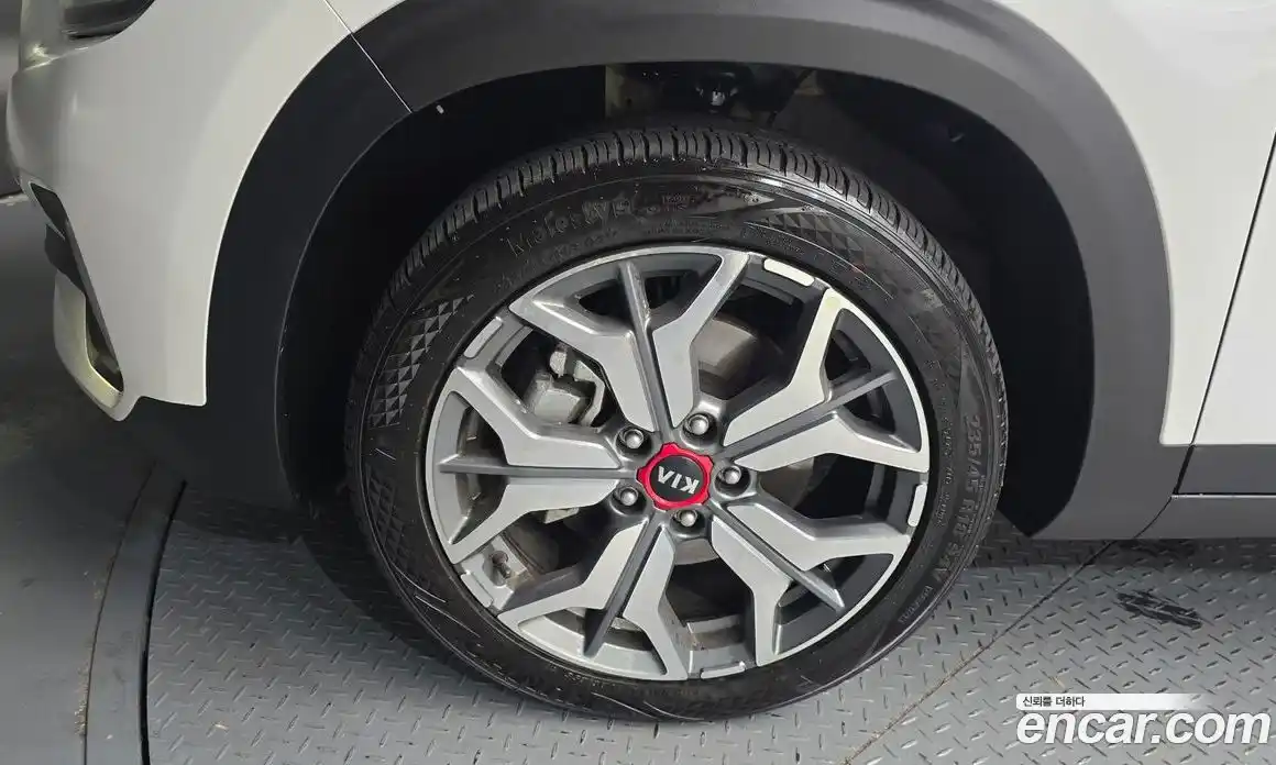 Kia Seltos 2020 1.6 Автомат в Москве № 15785, фото 7