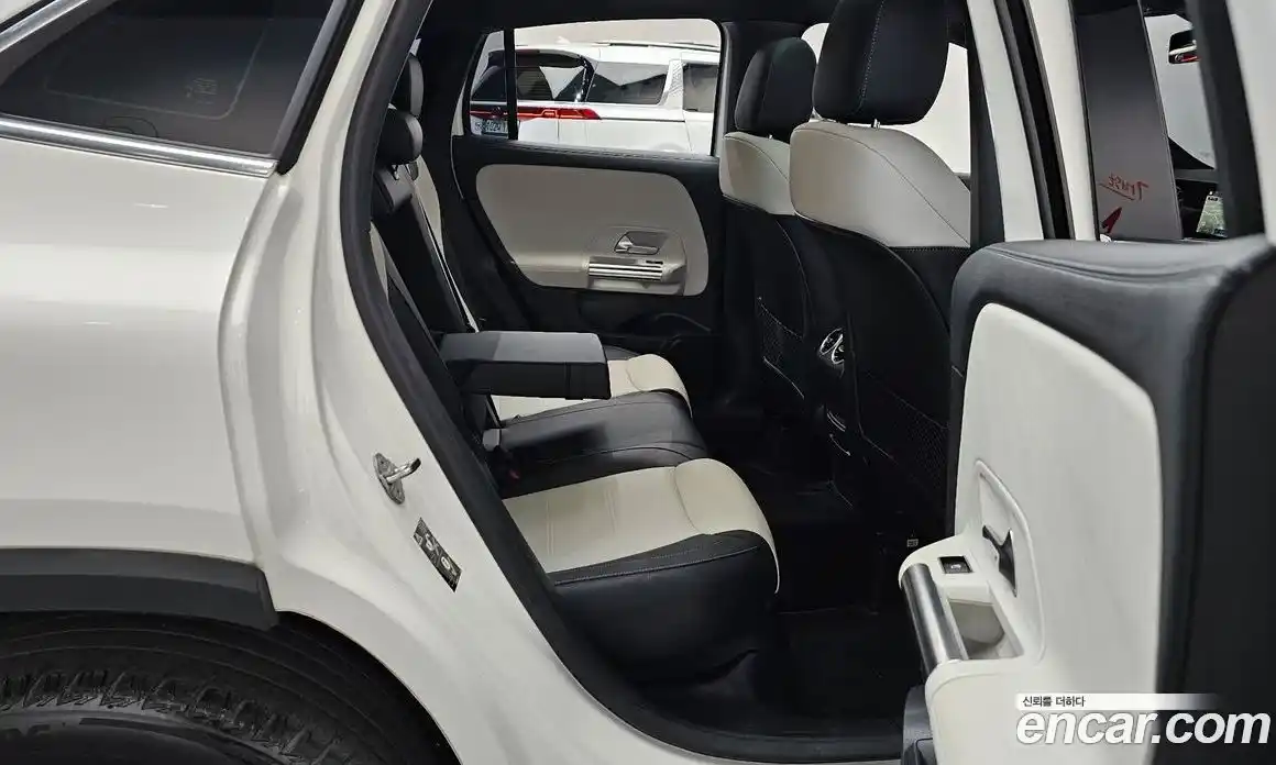 Mercedes-Benz GLA-Class 2023 2.0 Автомат в Москве № 160372, фото 12