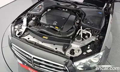 Mercedes-Benz E-Class 2023 2.0 Автомат в Москве № 161158, миниатюра 11