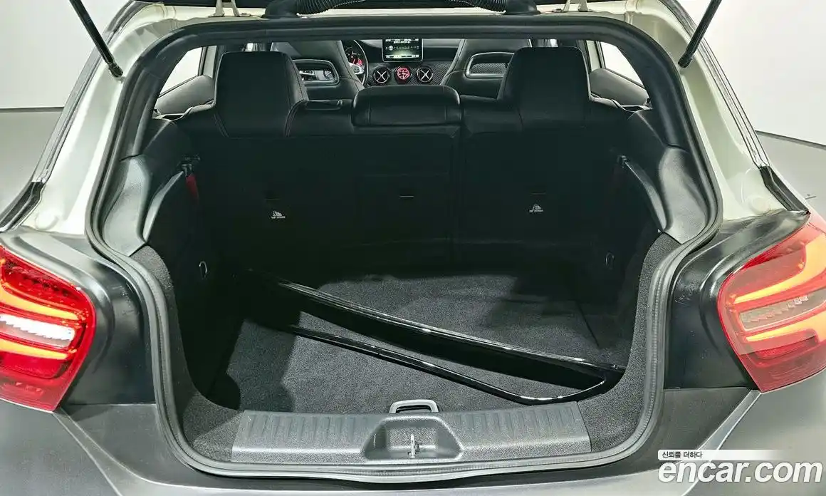 Mercedes-Benz A-Class 2016 2.0 Автомат в Москве № 161498, фото 8