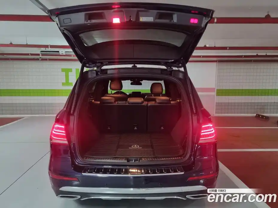 Mercedes-Benz GLE-Class 2018 3.5 Автомат в Москве № 161630, фото 18