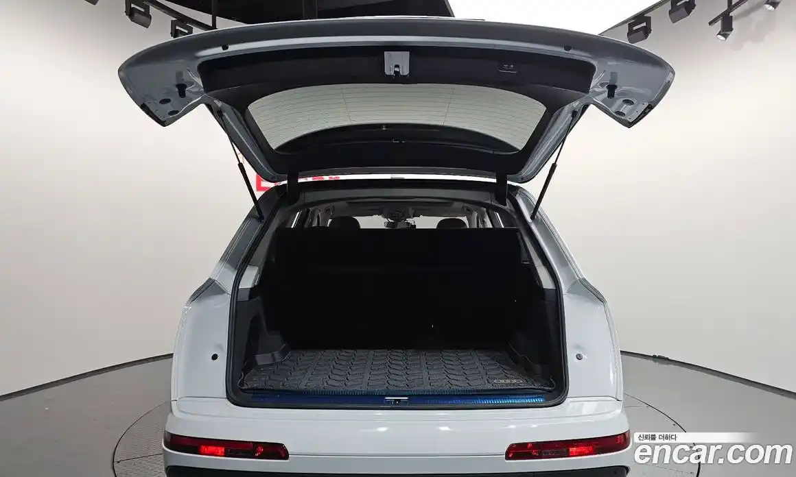 Audi Q7 2021 3.0 Автомат в Москве № 162499, фото 13