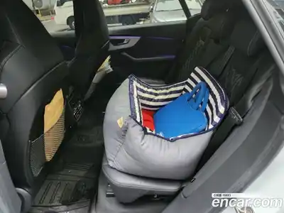 Audi Q8 2023 3.0 Автомат в Москве № 163944, миниатюра 6