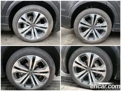 Audi Q8 2023 3.0 Автомат в Москве № 163944, миниатюра 7