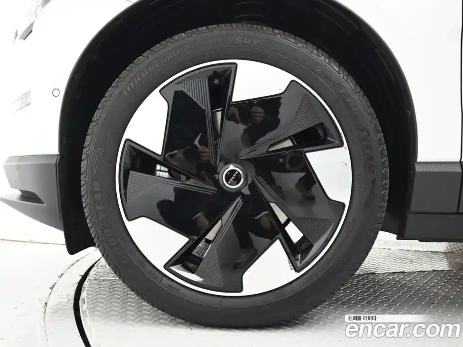 Volvo EX30 2025 0.2 Автомат в Москве № 164134, фото 5