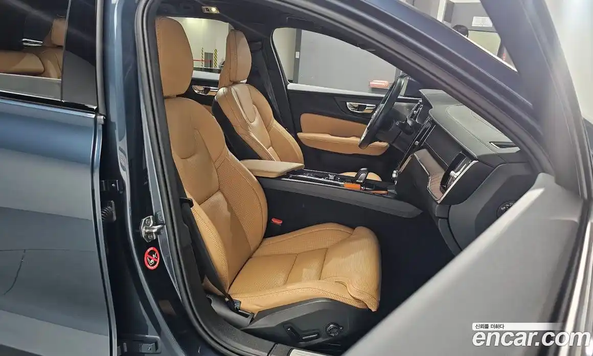 Volvo V60 2021 2.0 Автомат в Москве № 164314, фото 9