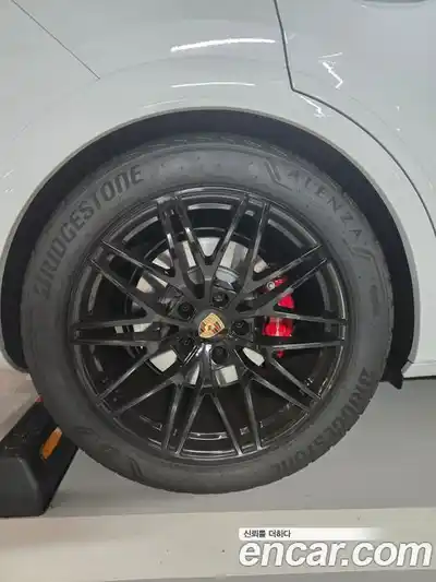 Porsche Cayenne 2025 4.0 Автомат в Москве № 164897, миниатюра 5