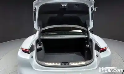 Porsche Taycan, 2023