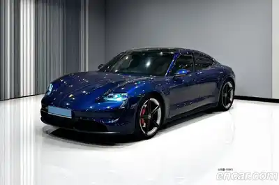 Porsche Taycan, 2021