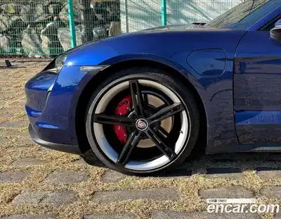 Porsche Taycan 2021 0.1 Автомат в Москве № 165885, миниатюра 6