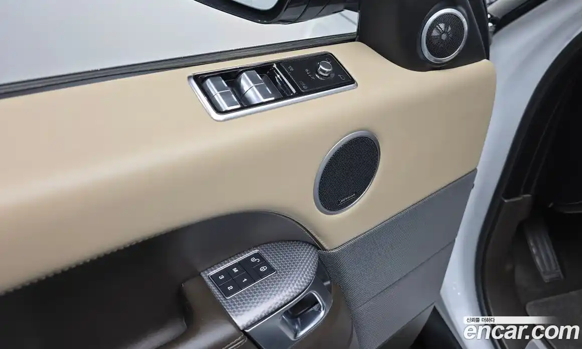 Land Rover Range-Rover Sport 2018 3.0 Автомат в Москве № 166264, фото 17