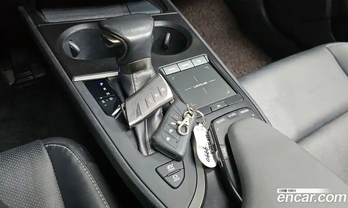 Lexus UX 2020 2.0 Автомат в Москве № 168006, фото 12