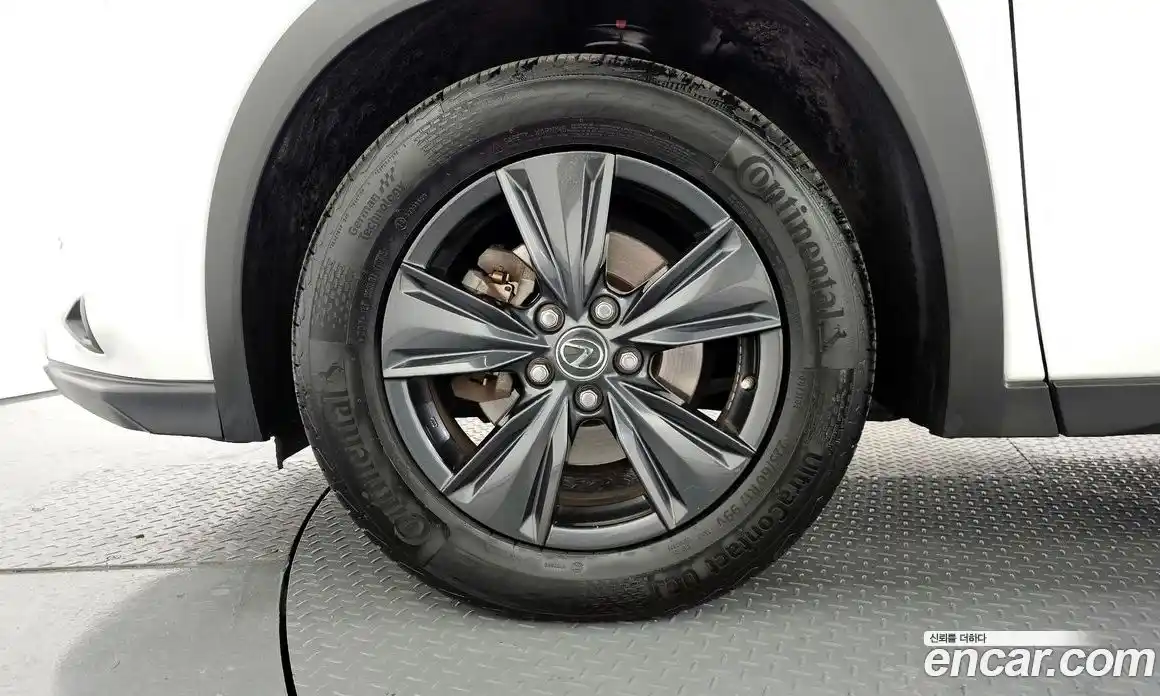 Lexus UX 2020 2.0 Автомат в Москве № 168006, фото 16