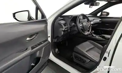 Lexus UX 2020 2.0 Автомат в Москве № 168006, миниатюра 2