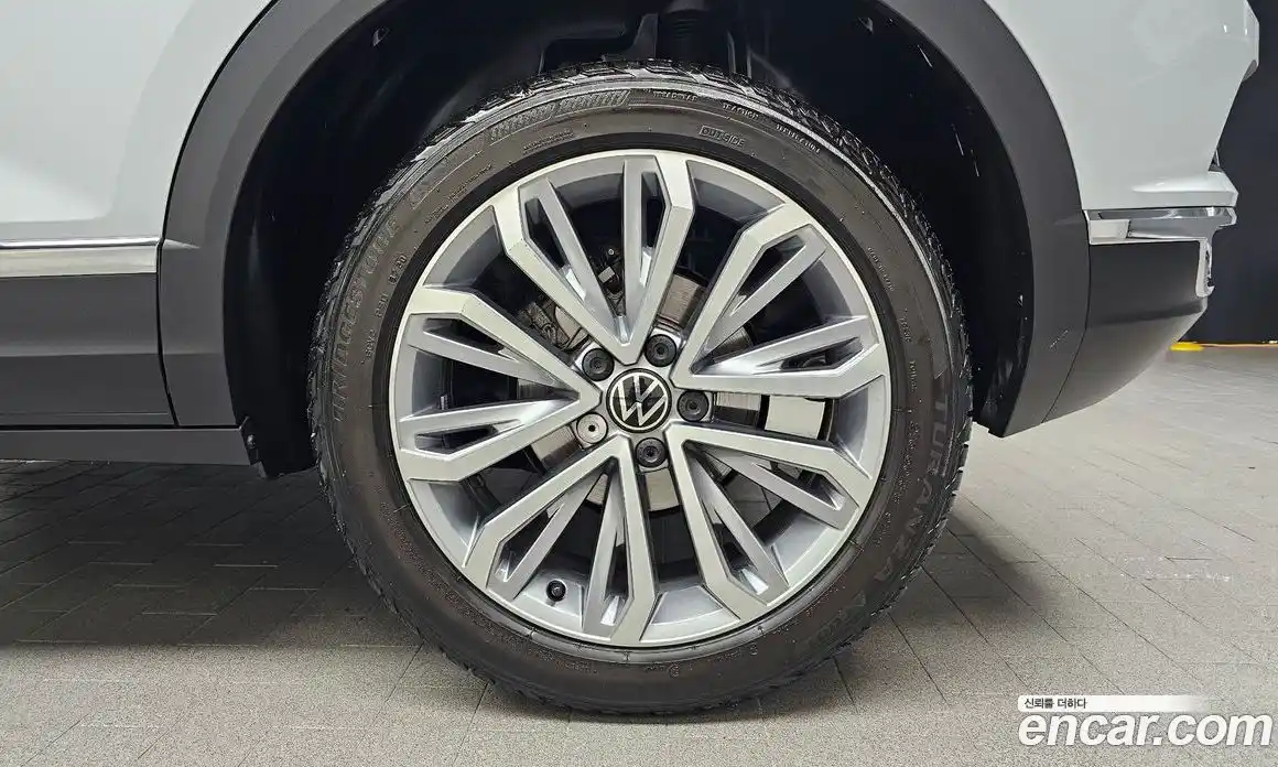 Volkswagen T-Roc 2021 2.0 Автомат в Москве № 168392, фото 5