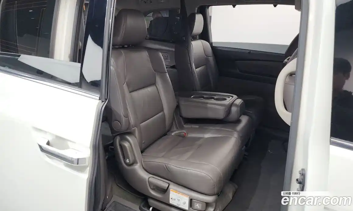 Honda Odyssey 2016 3.5 Автомат в Москве № 170665, фото 14