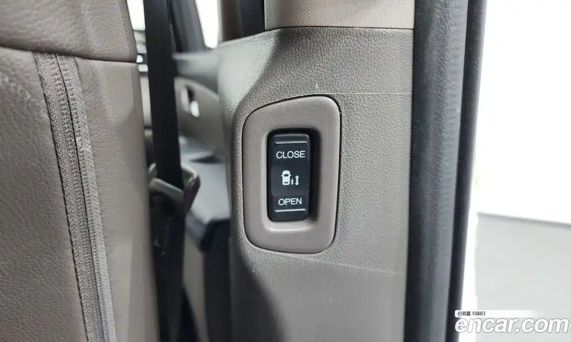 Honda Odyssey 2016 3.5 Автомат в Москве № 170665, фото 17