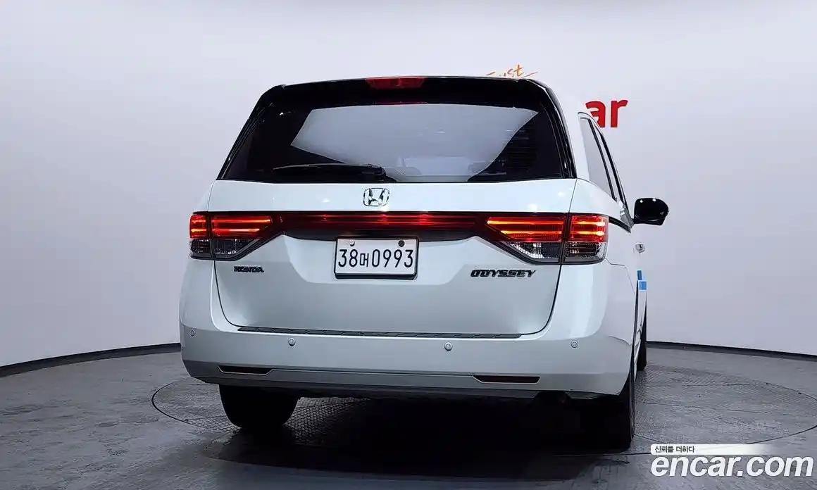 Honda Odyssey 2016 3.5 Автомат в Москве № 170665, фото 8