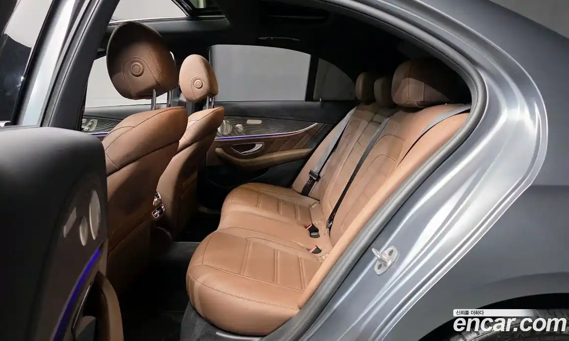 Mercedes-Benz E-Class 2023 3.0 Автомат в Москве № 176274, фото 12