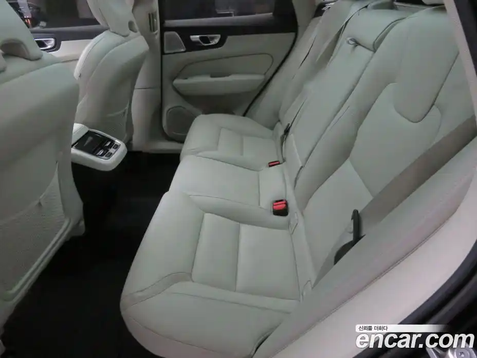 Volvo XC60 2026 2.0 Автомат в Москве № 176997, фото 11