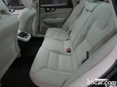 Volvo XC60 2026 2.0 Автомат в Москве № 176997, миниатюра 11