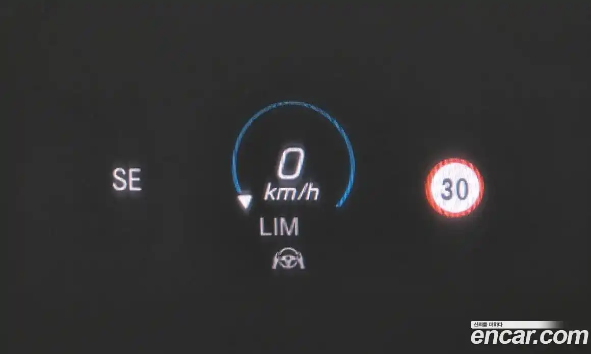 Mercedes-Benz E-Class 2023 2.0 Автомат в Москве № 177978, фото 19