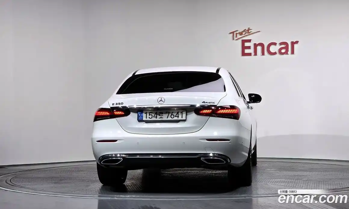 Mercedes-Benz E-Class 2023 2.0 Автомат в Москве № 177978, фото 4