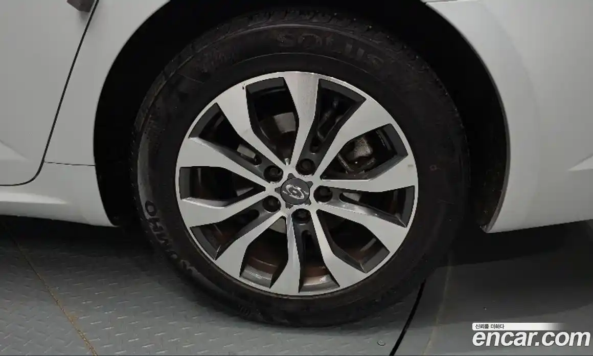 Renault SM6 2024 2.0 Автомат в Москве № 185926, фото 5