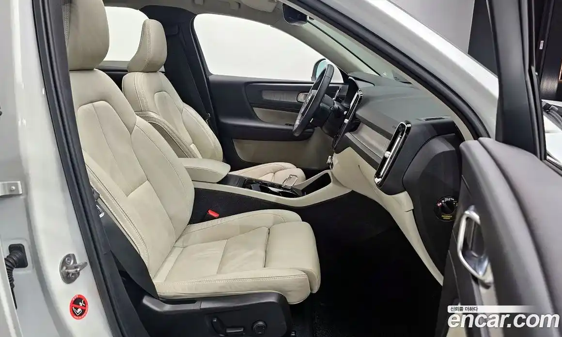 Volvo XC40 2023 2.0 Автомат в Москве № 189381, фото 15