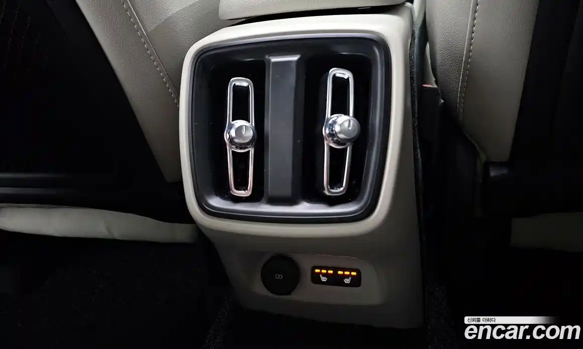 Volvo XC40 2023 2.0 Автомат в Москве № 189381, фото 3