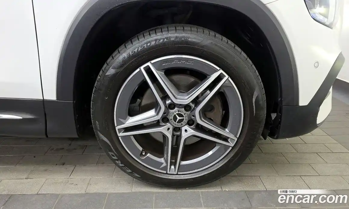 Mercedes-Benz GLB-Class 2022 2.0 Автомат в Москве № 194596, фото 19