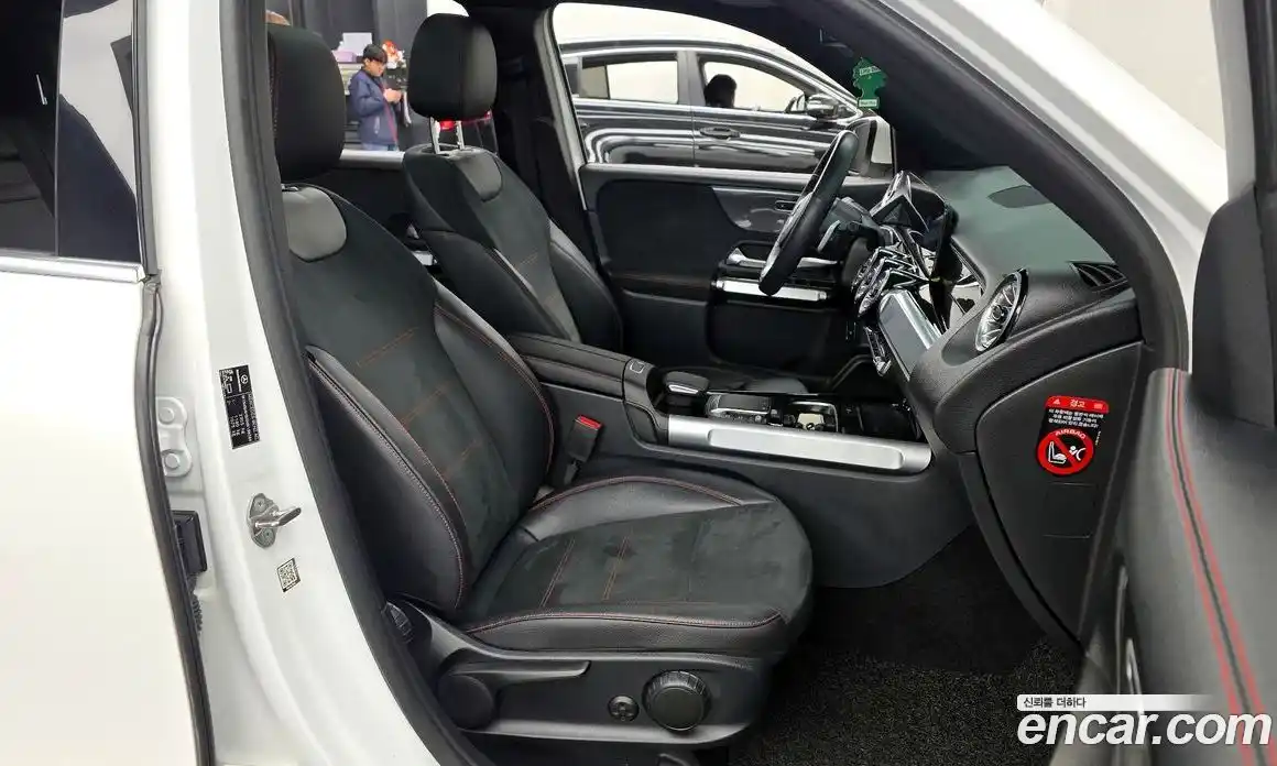 Mercedes-Benz GLB-Class 2022 2.0 Автомат в Москве № 194596, фото 8