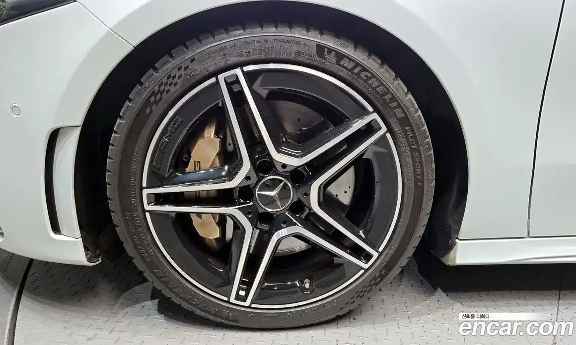 Mercedes-Benz A-Class 2021 2.0 Автомат в Москве № 195051, фото 4