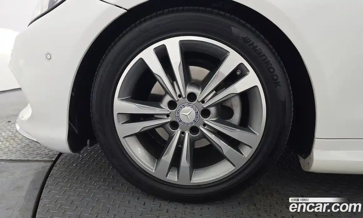 Mercedes-Benz E-Class 2014 2.0 Автомат в Москве № 195094, фото 10