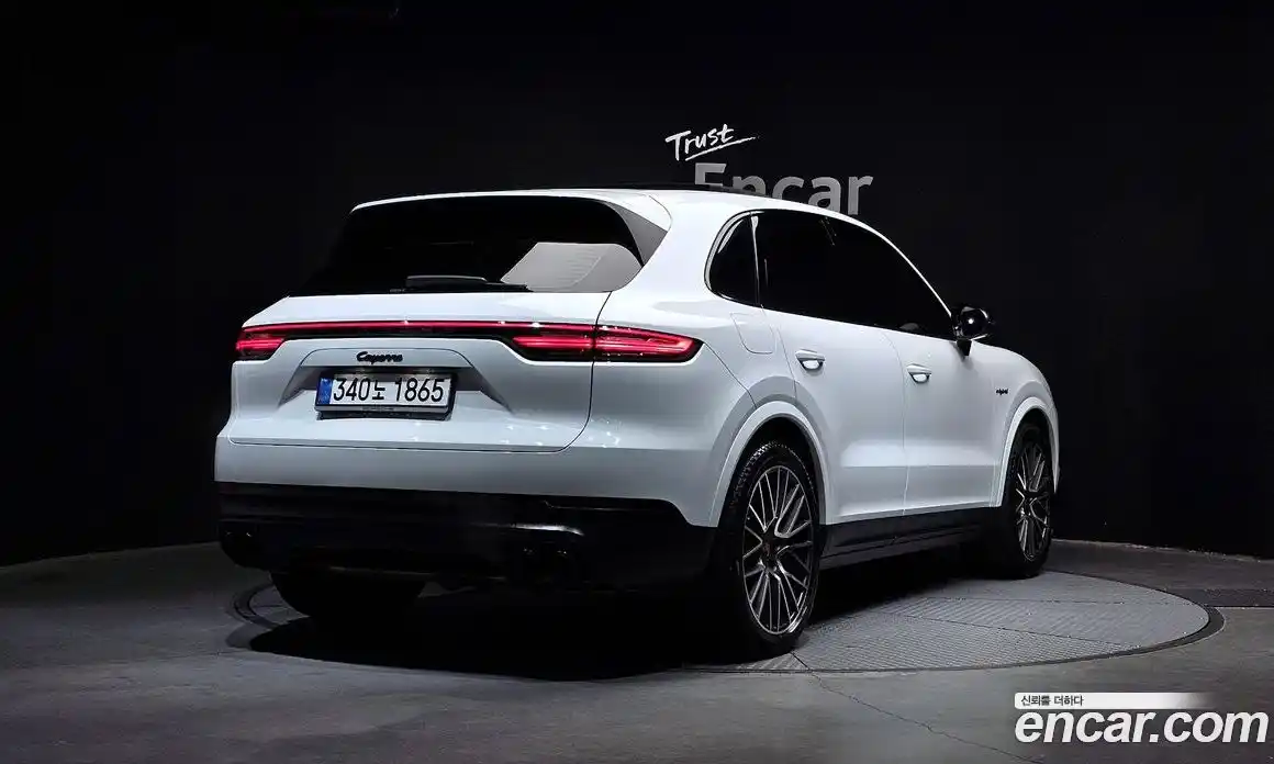 Porsche Cayenne 2021 3.0 Автомат в Москве № 197426, фото 10