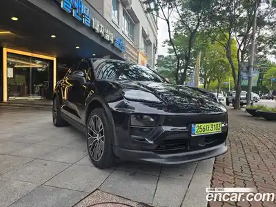 Porsche Macan, 2025